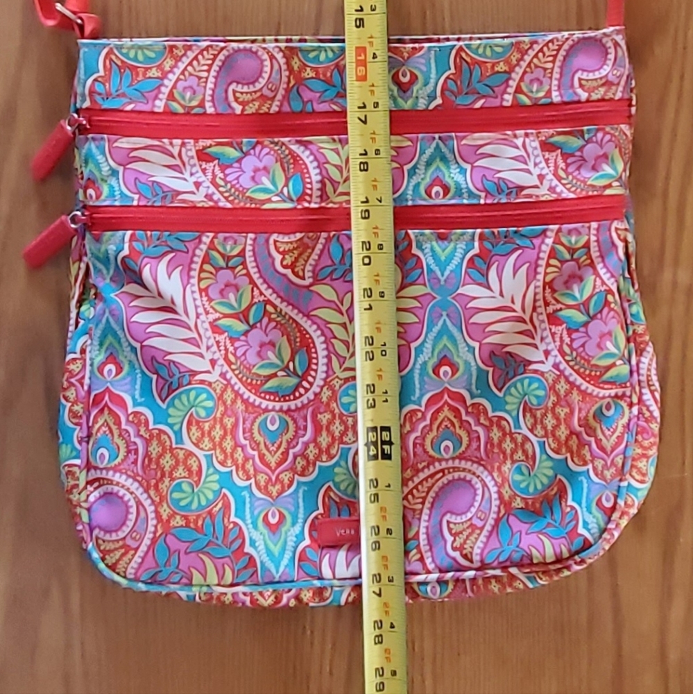 Vera Bradley cross body bag. - Picture 7 of 11